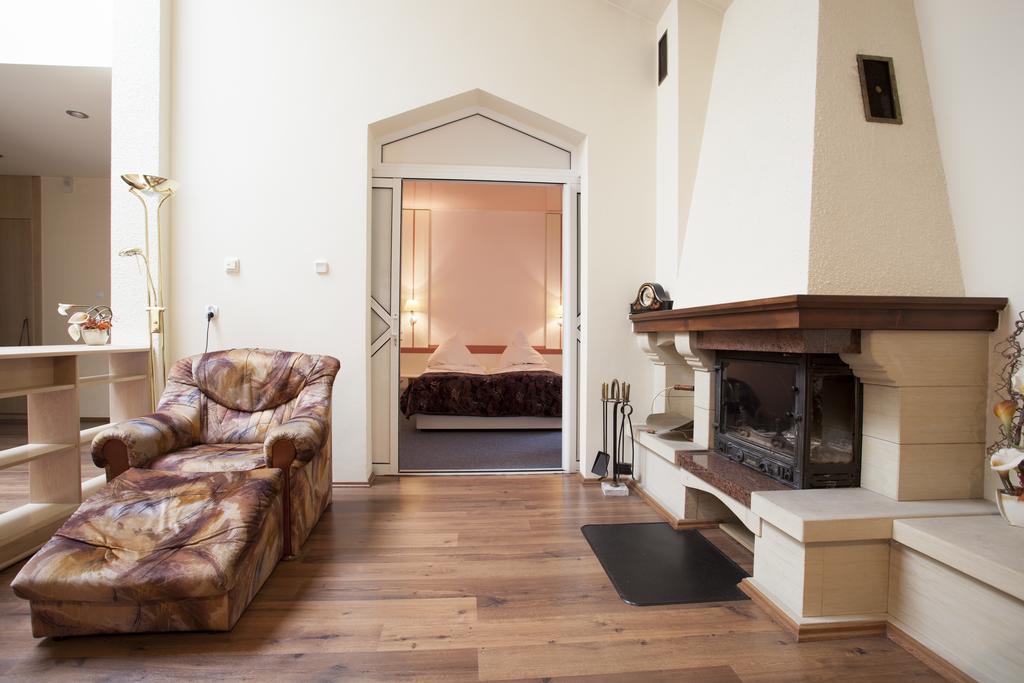 Relaks Domki pod Górą Żar Miedzybrodzie Zywieckie Habitación foto